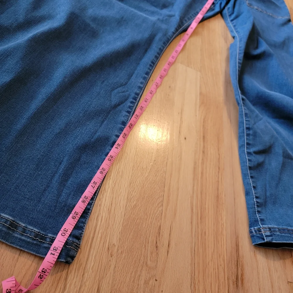 Knox Rose | The Anywhere Flare Pant | Plus Size High-rise - Picture 11 of 16